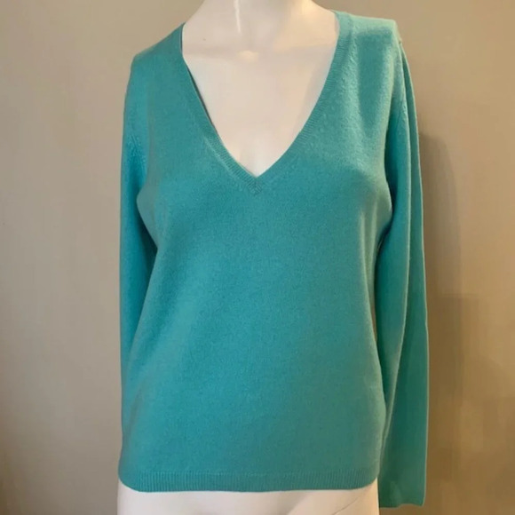 Holt Renfrew Classic Lg Sleeve V Neck 100% Cashmere Sweater Turquoise Blue Sz M - Picture 1 of 4
